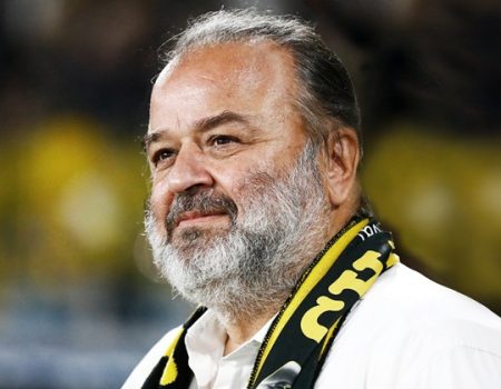 Ο Ηλιόπουλος φέρνει το  τρόπαιο της ΑΕΚ στην Καλαμάτα!