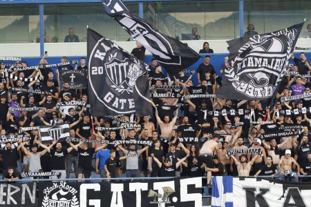 "ΜΑΥΡΗ ΘΥΕΛΛΑ": Δυναμική παρουσία πάνω από 3.000 οπαδών στην Τρίπολη