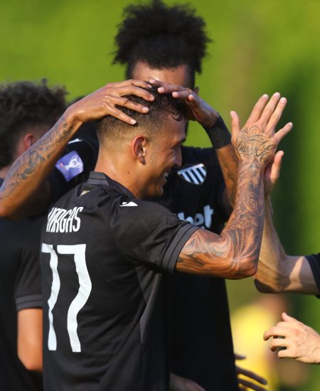 «Μαύρη Θύελλα» για μεγάλα πράγματα 4-2 τον Παναιτωλικό και πρόκριση στη League Phase (βίντεο)