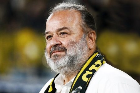 Ο Ηλιόπουλος φέρνει το  τρόπαιο της ΑΕΚ στην Καλαμάτα!