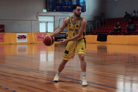ΚALAMATA BASKET:  Δυναμώνει με Καρούτα και Καννή