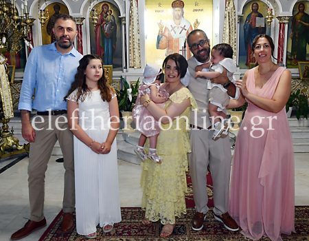 Βάπτιση με συγκίνηση και χαμόγελα για τα δίδυμα παιδιά της οικογένειας Φαντάκου